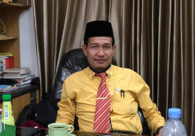 Kuasa hukum kades J, Syarahuddin, SH., atau Bang Reza saat ditemui di kantornya. FOTO MITRAMEDIA