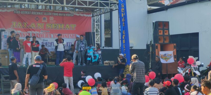 Semarak jalan sehat yang digelar Aliansi Madura Indonesia (AMI). 