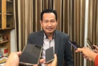 Pengamat sekaligus praktisi hukum, Syarahuddin, SH., saat diwawancarai wartawan. FOTO MITRAMEDIA