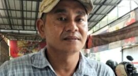 Pelapor saat memberikan keterangan kepada wartawan. (Ist) 