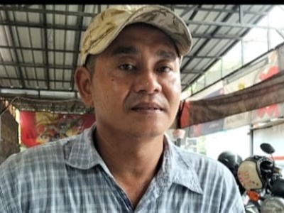 Pelapor saat memberikan keterangan kepada wartawan. (Ist) 