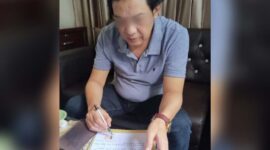 EB saat menandatangani surat perjanjian namun diingkarinya. (Ist) 