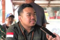 Sekretaris Jendral Komisi Nasional Perlindungan Anak Jawa Timur, Jaka Prima, SH., MH., M. Pd. , saat diwawancarai wartawan. (MITRAMEDIA)