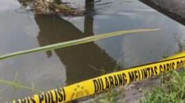 Garis polisi dipasang di TKP penemuan bayi. (Istimewa) 