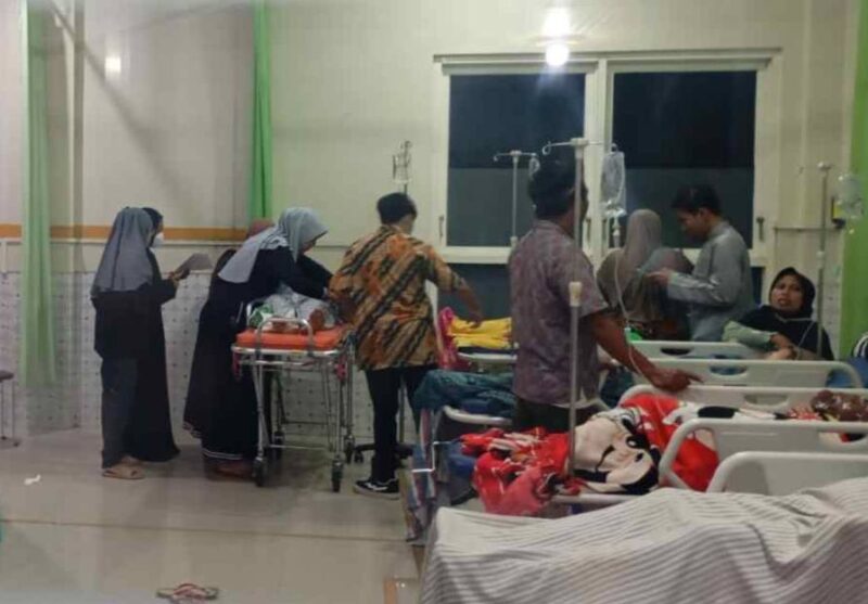 Puluhan santri yang mengalami keracunan saat menjalani perawatan pada Kamis (5/3/2026) lalu usai menyantap menu MBG. (Istimewa) 