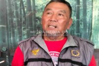 Pendiri Forum Komunikasi Advokat Jombang (FKAJ), Kasful Hidayat saat membeber sejarah lahirnya FKAJ. (MITRAMEDIA.CO) 