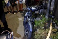 Kondisi motor Honda Scoopy yang dikendarai oleh tiga santri ringsek usai terlibat kecelakaan di Jombang. (ISTIMEWA/MITRAMEDIA) 