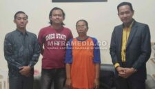 Pengacara pihak lembaga pendidikan dari Firma Hukum SSA AL-WAHID, Syarahuddin, SH., atau Bang Reza (kanan) saat RJ di Mapolres Jombang. (MITRAMEDIA)