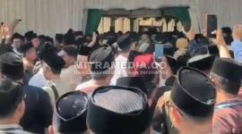 Kericuhan di area Muktamar NU Jombang. (MITRAMEDIA) 