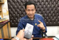 Pengamat kebijakan publik sekaligus Ketua Forum Komunikasi Advokat Jombang (FKAJ), Syarahuddin, SH., saat memberikan tanggapan soal KPRI Sejahtera. (MITRAMEDIA) 