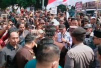 FOKAL saat menggelar aksi. (Riza/MITRAMEDIA) 