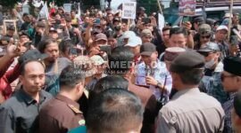 FOKAL saat menggelar aksi. (Riza/MITRAMEDIA) 