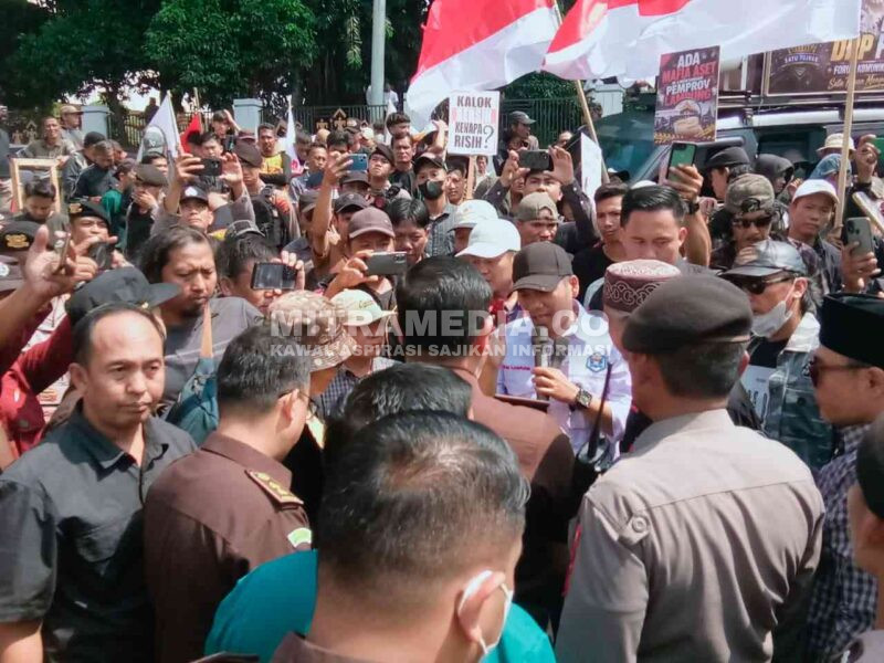 FOKAL saat menggelar aksi. (Riza/MITRAMEDIA) 