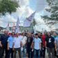 Massa dari Aliansi Lampung Bersatu Awasi Kebijakan dan Anggaran (ALAM BAKA) mengepung Kantor Wilayah Direktorat Jenderal Bea dan Cukai (DJBC) Sumatera Bagian Barat. (Istimewa) 