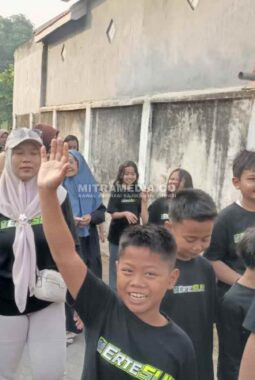 Semarak Jalan Sehat HUT Ke-81 RI di Desa Bendet Jombang