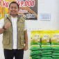 Pimpinan Cabang Prum Bulog Mojokerto saat tinjau SPHP di ritel Jombang. (MITRAMEDIA) 
