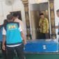 Korban saat hendak disalati dan dimakamkan di rumah duka Desa Bulurejo, Kecamatan Diwek, Kabupaten Jombang. (ANANG/MITRAMEDIA) 