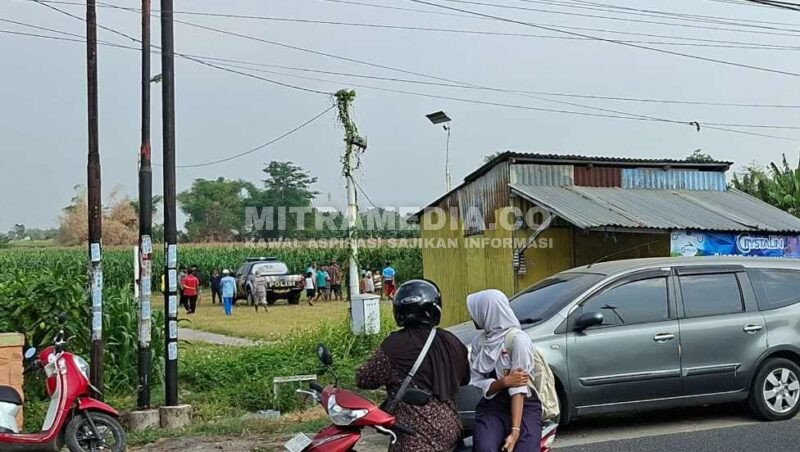 Polisi saat mendatangi TKP. 