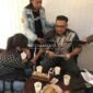 Kuasa Hukum Tergugat III, Syahrial Saragih, SH., MH., saat diwawancarai di Pengadilan Negeri Jombang usai sidang. (ANANG/MITRAMEDIA) 